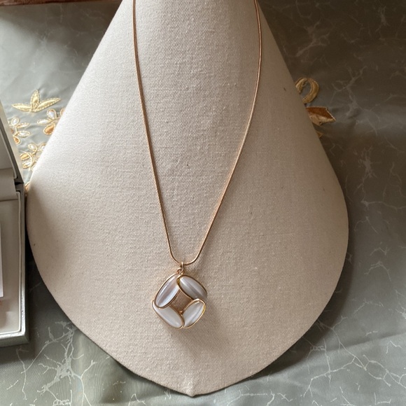 H. SAMUEL Fasion Jewelry set - Picture 5 of 7